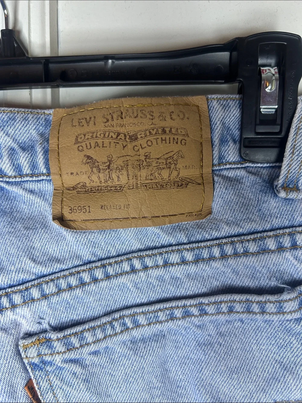 Vintage 90s Levi's Light Wash Denim Shorts | High Rise Mom Shorts | Orange Tab - Picture 9 of 12